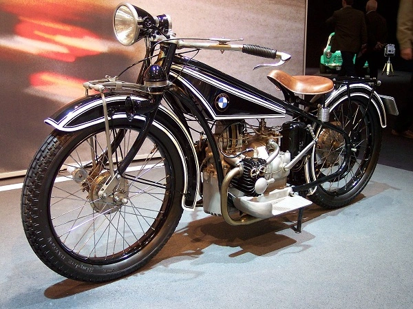 Primera motocicleta BMW R32